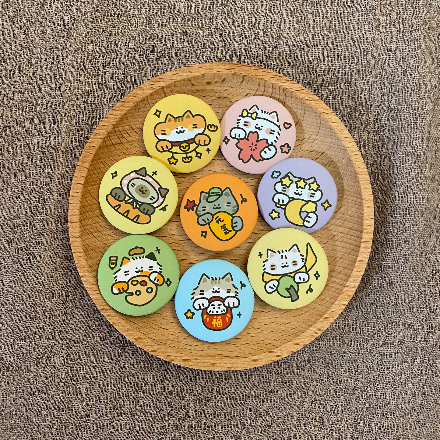 Blind bag - Lucky Cat button pins